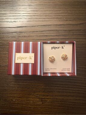 NEW Piper K Gold Knot Earrings